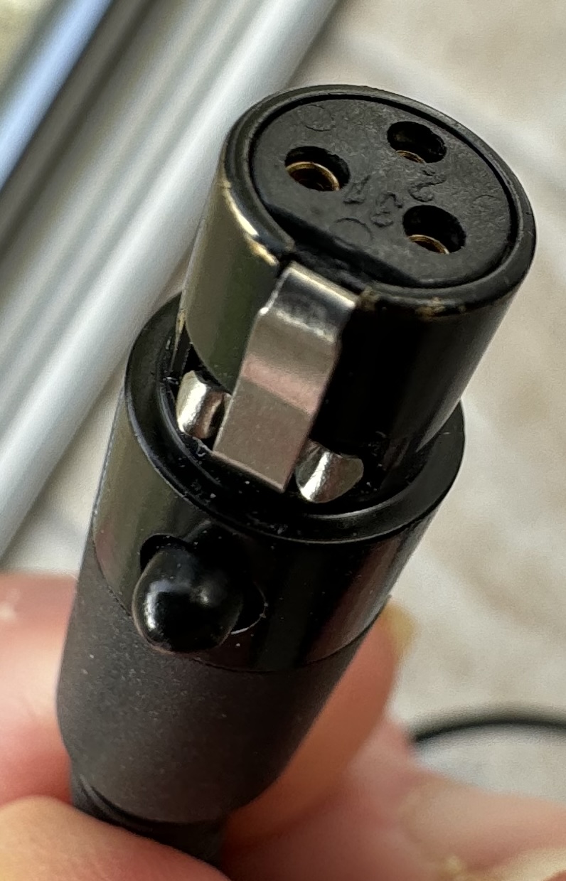 AKG-Connector.jpg