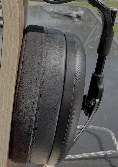 sideview-on-wooden-stand2.jpg