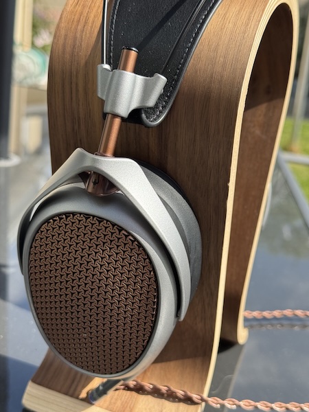 on-wooden-stand2.jpg