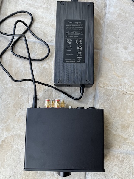 withPowerAdapter.jpg