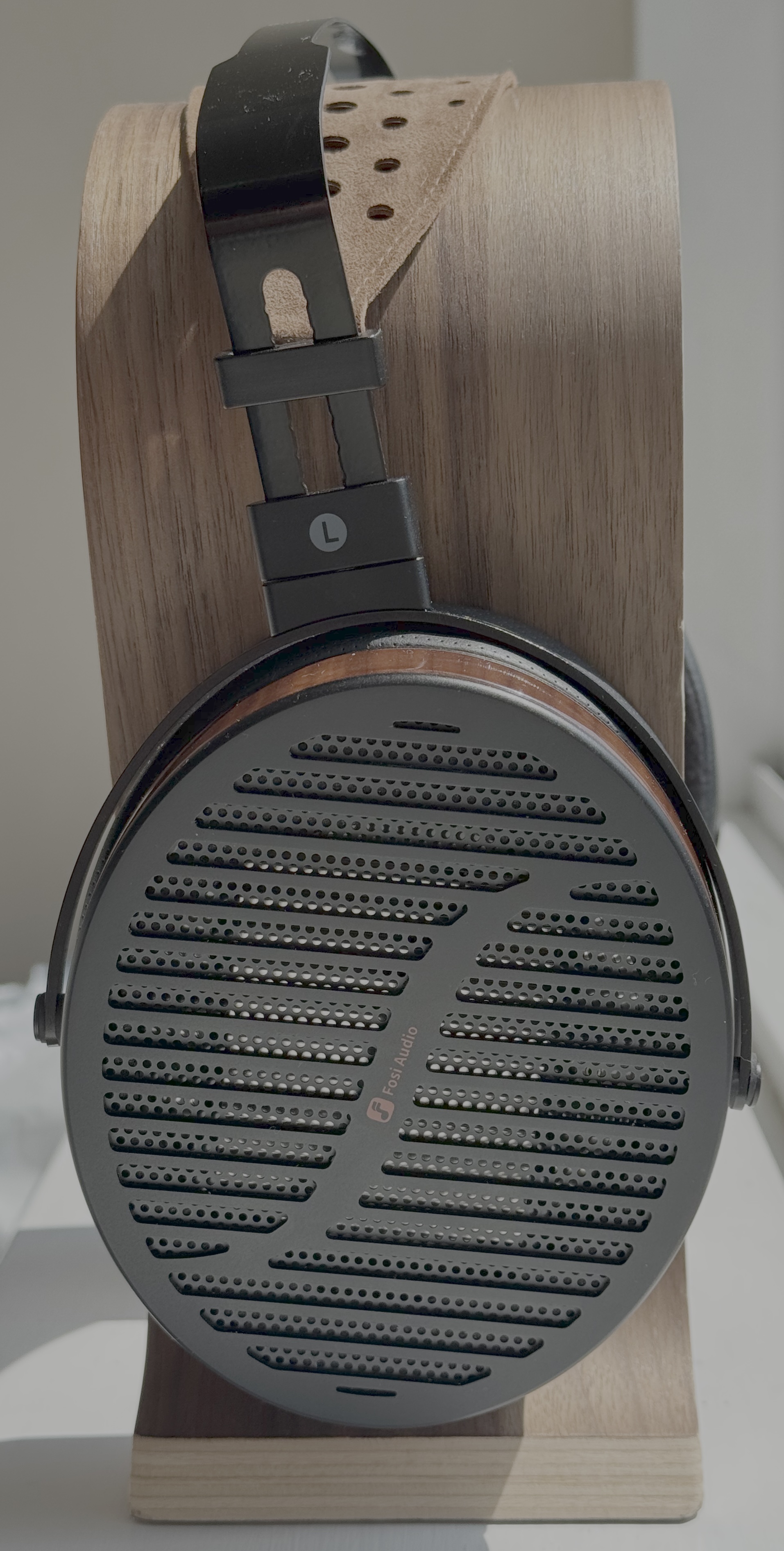 on-headphone-stand-looking-nice.jpg