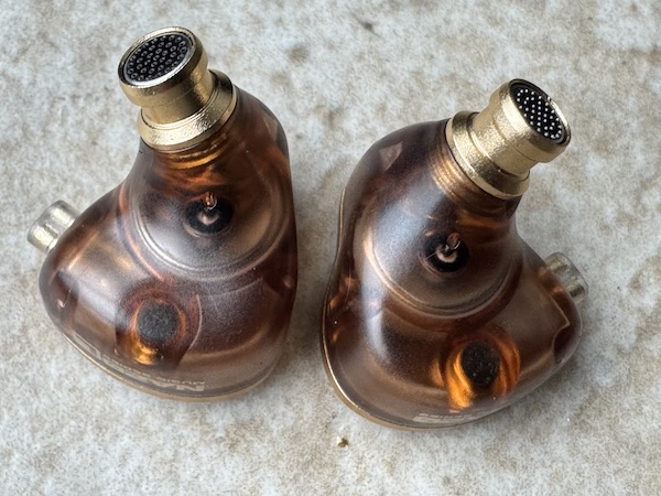 iem-shell-amber-clear-1.jpg