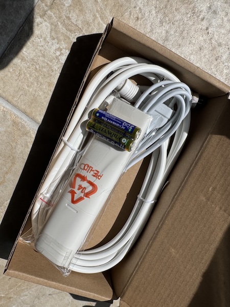cables-in-accoseru=y-box.jpg