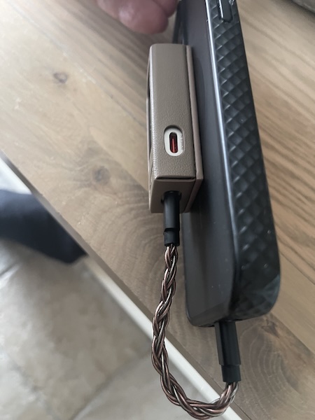 super-handy-magnetic-case.jpeg