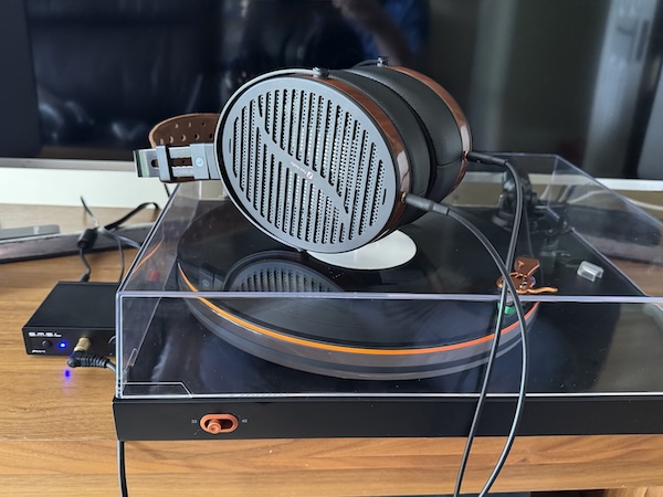 withFosi-i5-headphone-smsl-ph-1-headphone-preamp.jpg