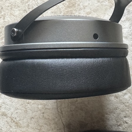 vent-on-earcup.jpg