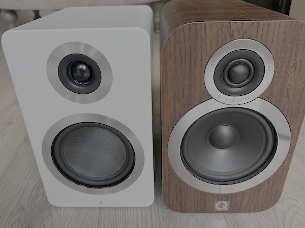 withQAcoustic-3020i.jpg