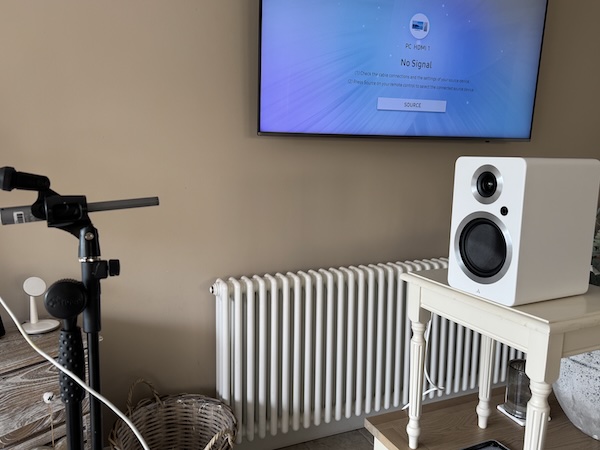 Measurement setup with microphone at listening position