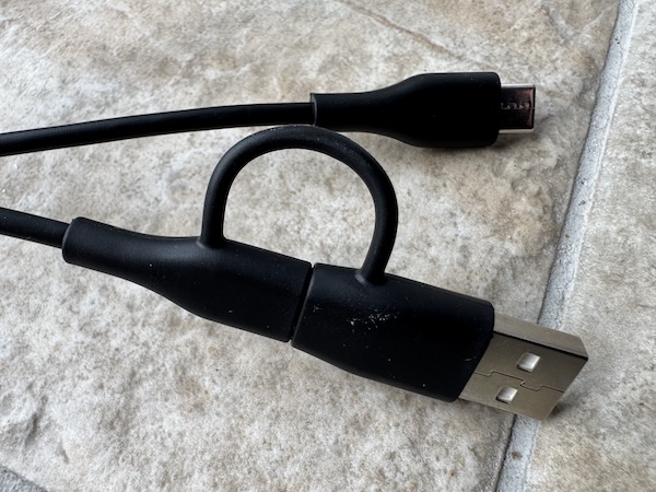 cable-usb-nice-unusual-grabber-for-easy-removal.jpg