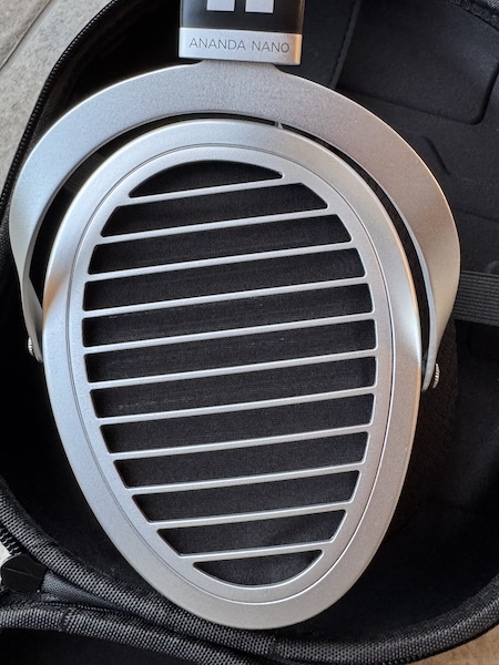 earcups-zoom.jpg