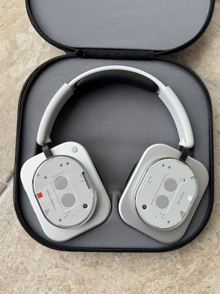 case-open-headphone-visible.jpg