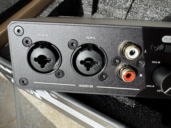 back-inputs-xlr-rca.jpg