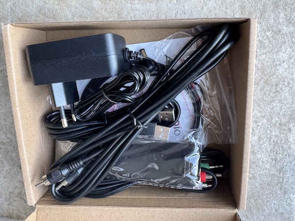 accessories-box-contents.jpg