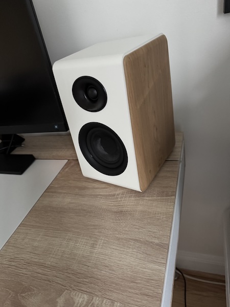 desk-setup-looking-well-2.jpg