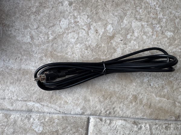 speaker-connection-cable.jpg