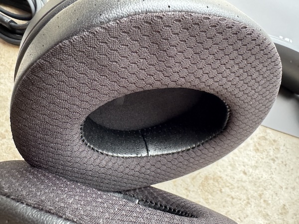 earpads_nice_quality.jpg