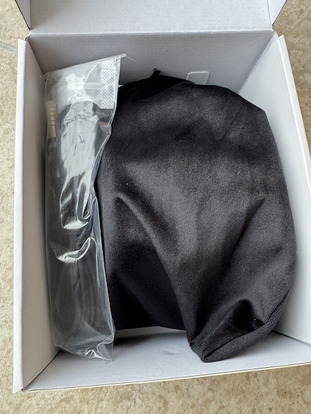 openbox_headphones_in_soft_bag.jpg