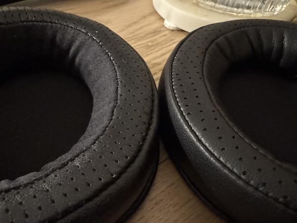 comparing-earpads-hybrid-leather.jpg