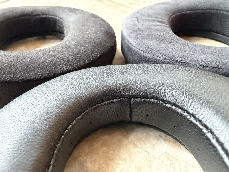 HS-FT13A_earpads-compared2.jpg