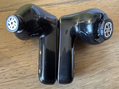 slightly-different-shape-earfun-airpro4.jpg