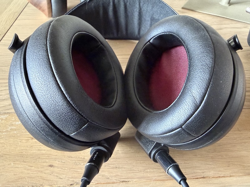 luxuryious-earpads.jpg
