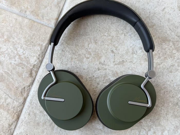 Edge out of box — very distinctive design