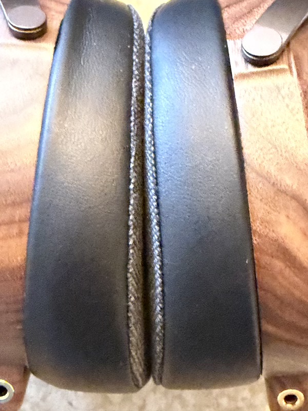 earpad leather with comfortable cloth material