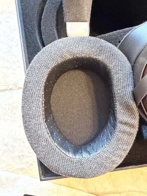 Robin earcup comfort matches the Sivga Luan