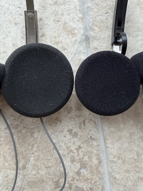 compared_with_moondrop_old_fashioned_different_earpad_design.jpg