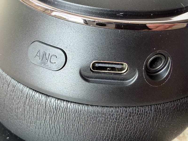 anc button, usb-c and 3.5mm connectors on left earcup