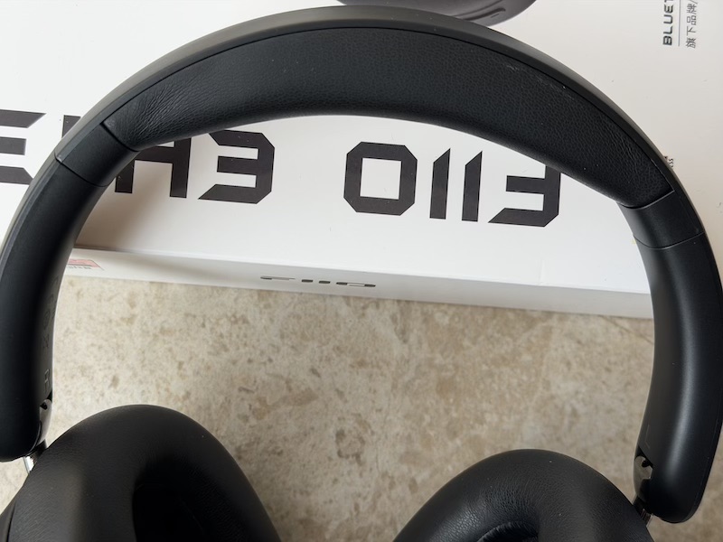 deep cushioning on the headband