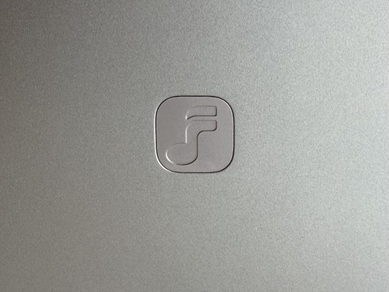 s3 engraved logo on top