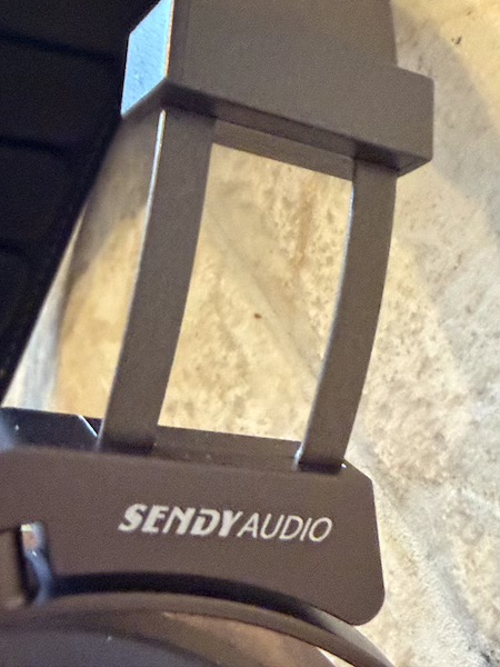 headband at maximum extension