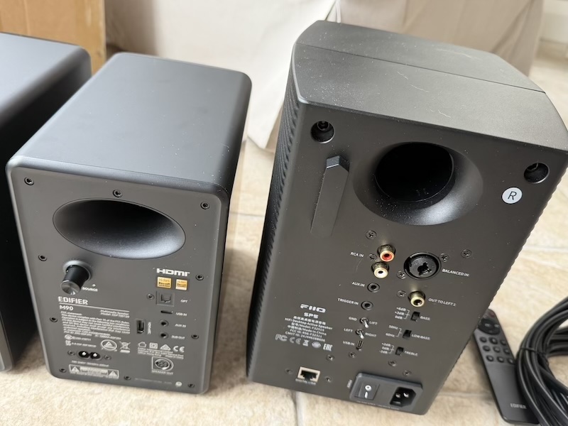 M90 versus FiiO SP5 rear connections comparison