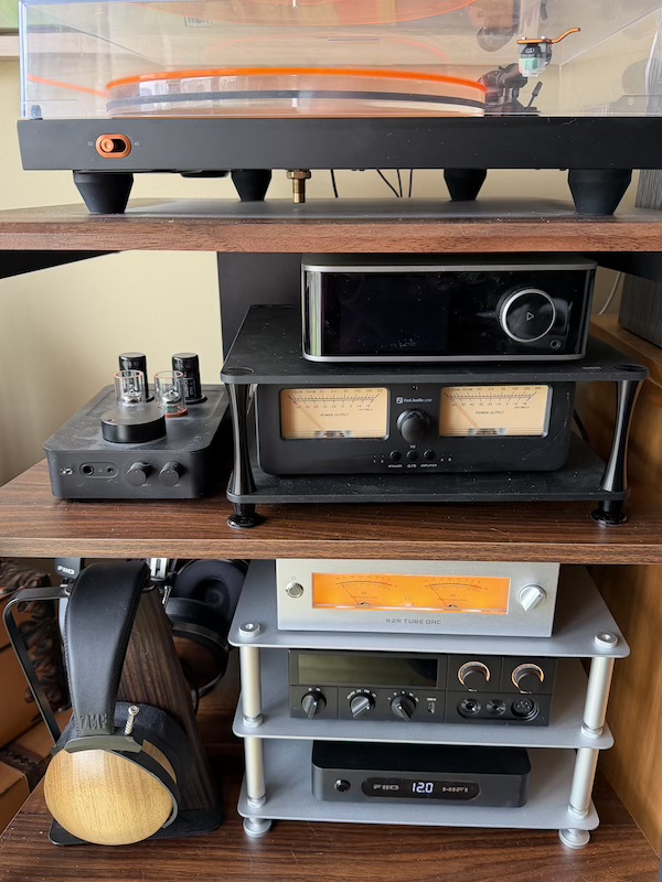 darkside pro with k17 in the fiio rack