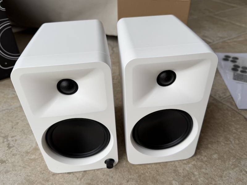 ORA4 out of the box looking great in white