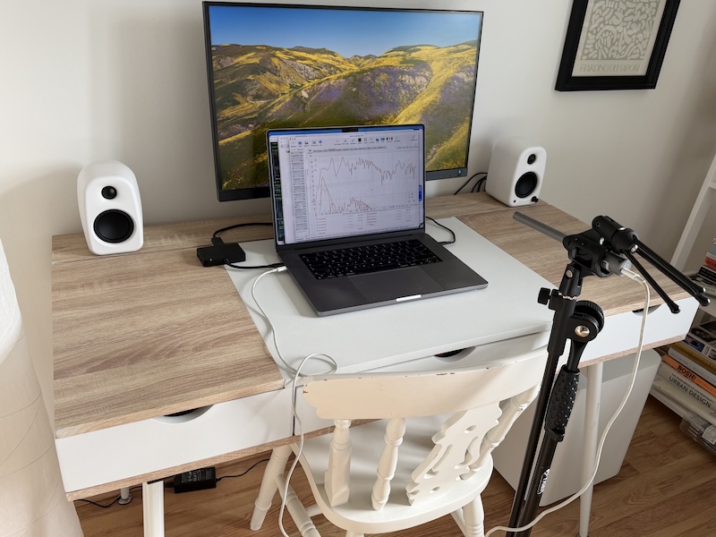 In-room measurement setup with microphone 2