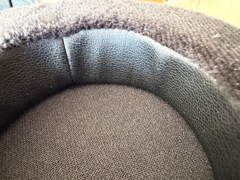 deep earcup interior with leather padding — generous depth for ear accommodation