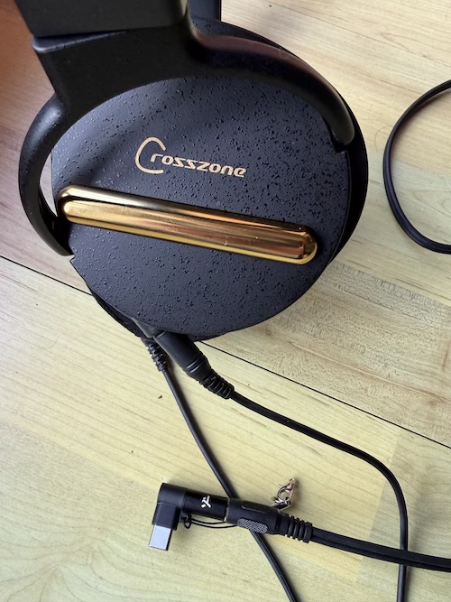 KeyX 搭配 Crosszone 头戴耳机