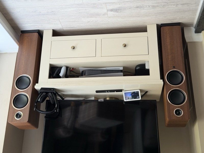 A55 kids’ room TV setup