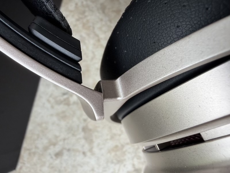 earcup-swivel-decent.jpg