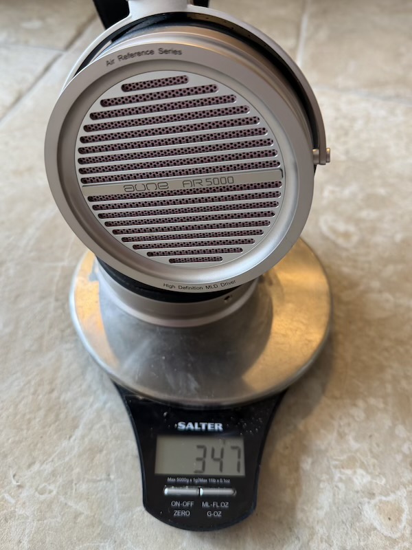 weight-aune-ar-5000-headphone-on-scale.jpg