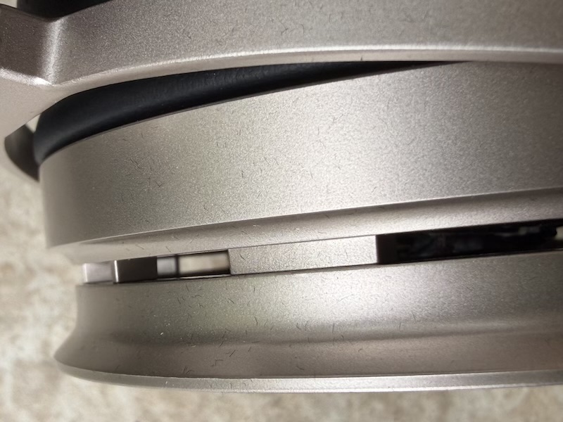 zoom-in-on-grill-on-earcup.jpg