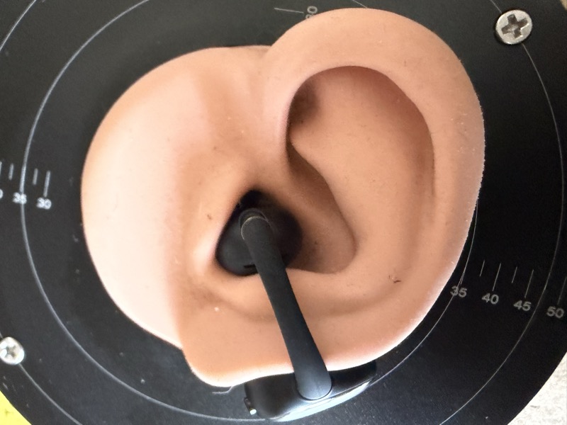 Clip 2 inserted in measurement jig ear