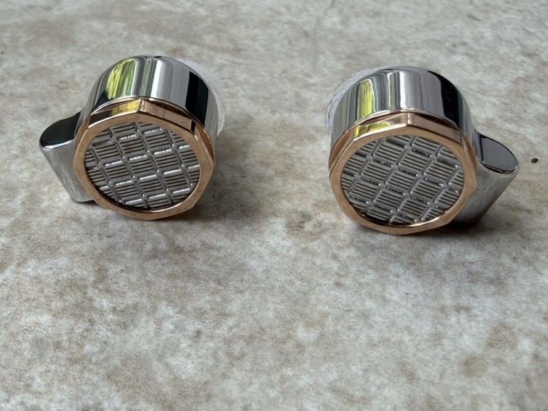 audio grille covers comparison — black vs red nozzle options