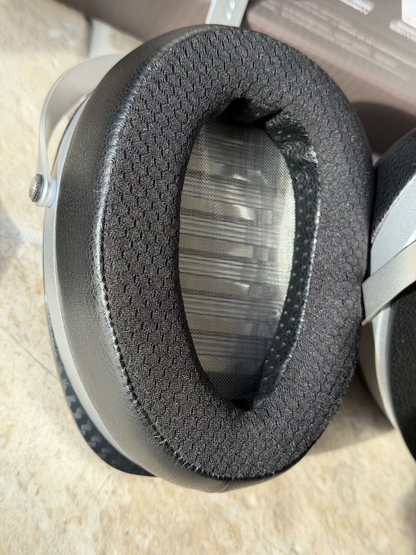 earpad-closeup-padding.jpg