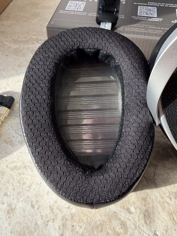 earpad-mesh-surface-closeup.jpg
