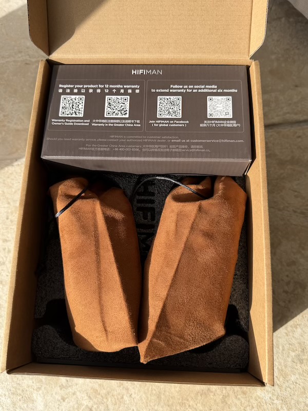 earpads-in-open-box-packaging.jpg