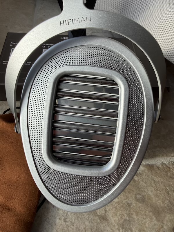 hifiman-headphone-earcup-grille.jpg