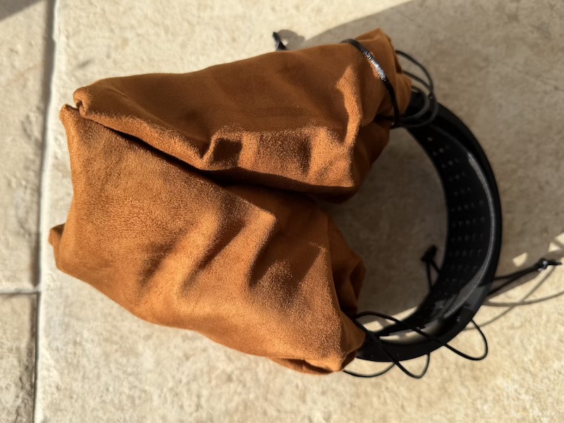 tan-pouch-and-headphone-stand.jpg
